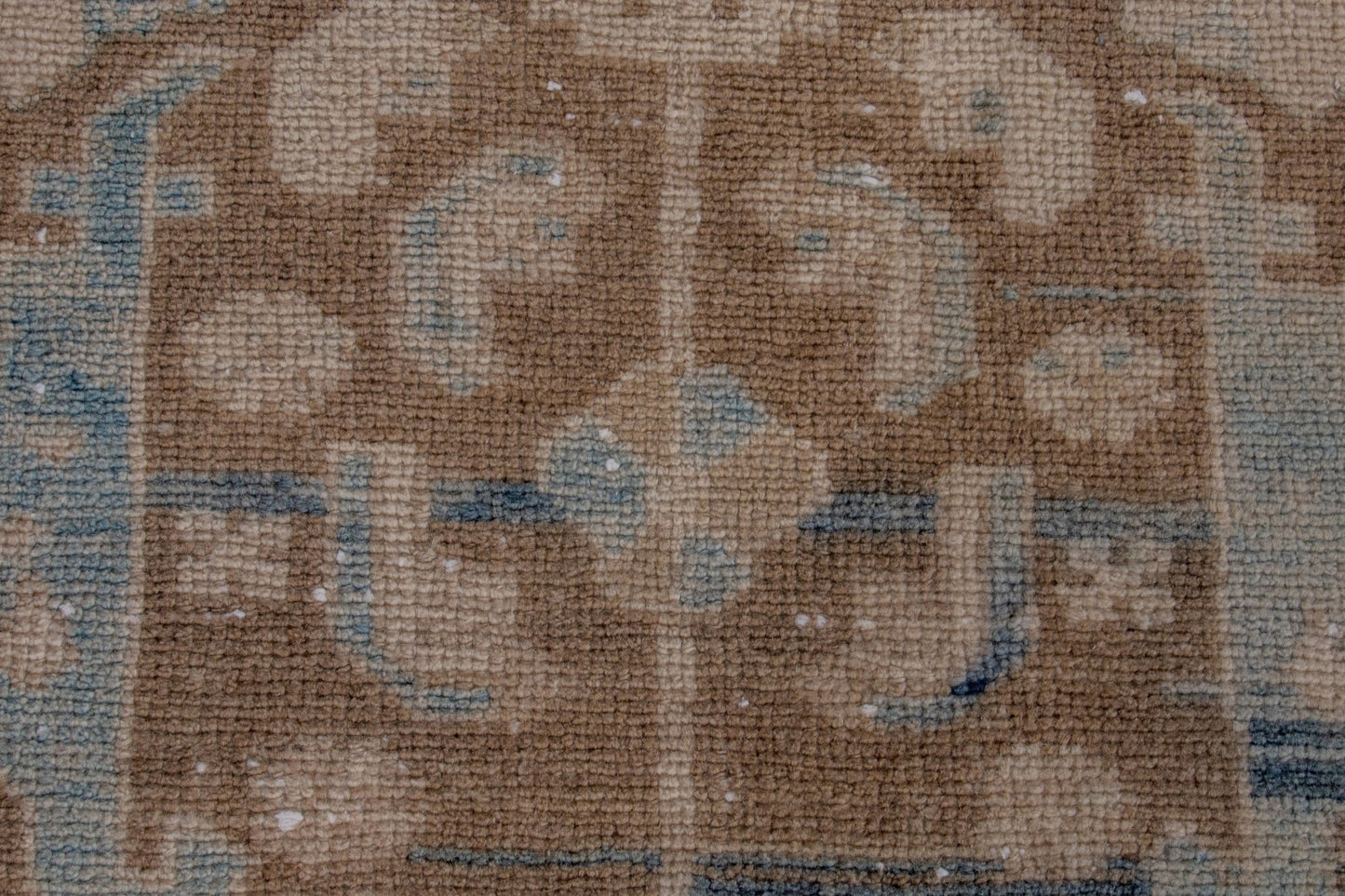 5549 - 2'7" x 10'1"