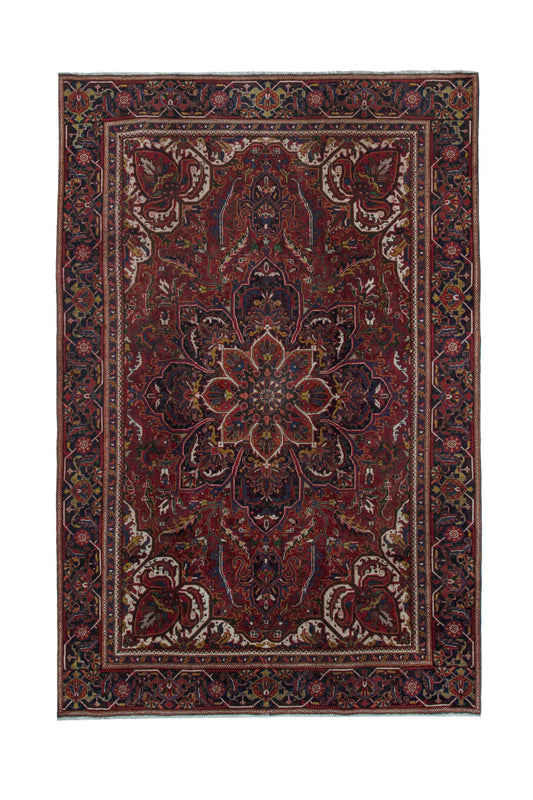 2579 - 7'3" x 10'11"