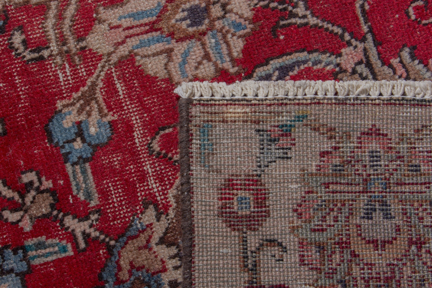 2594 - 6'11" x 10'8"