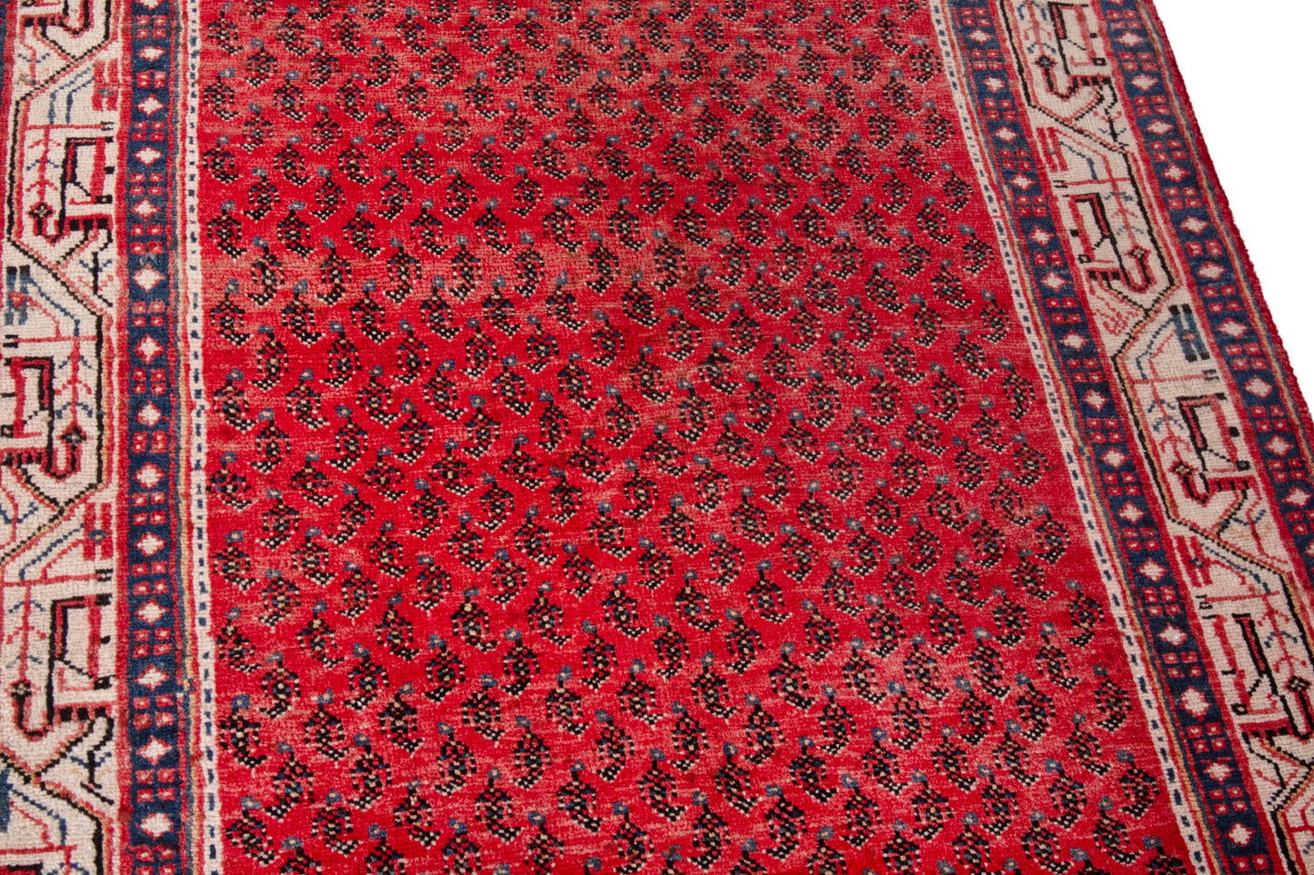 3171 - 3'10" x 10'4"