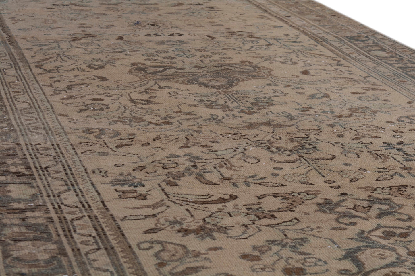 3315 - 3'10" x 18'10"