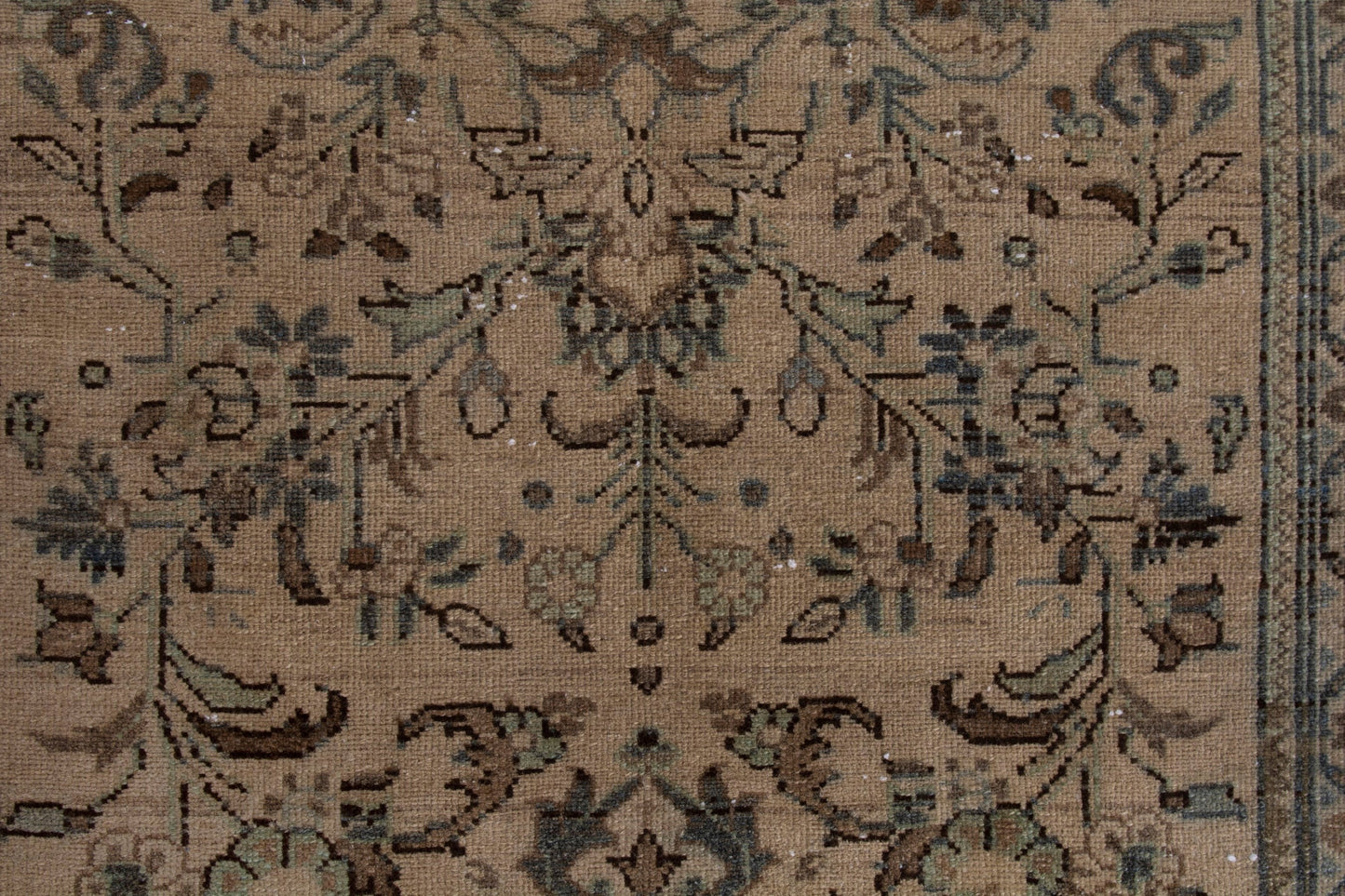 3315 - 3'10" x 18'10"