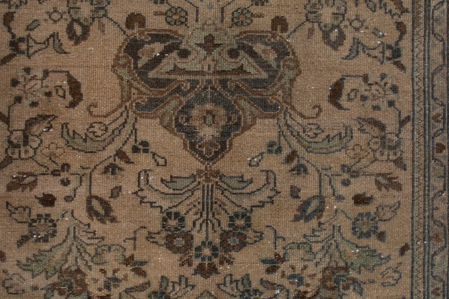 3315 - 3'10" x 18'10"