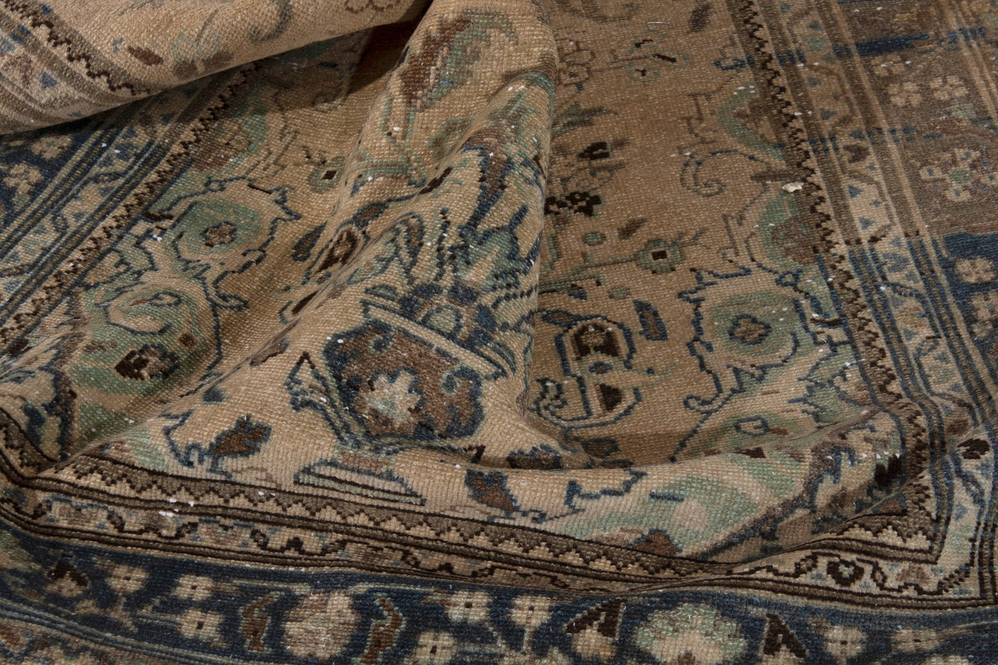 3315 - 3'10" x 18'10"