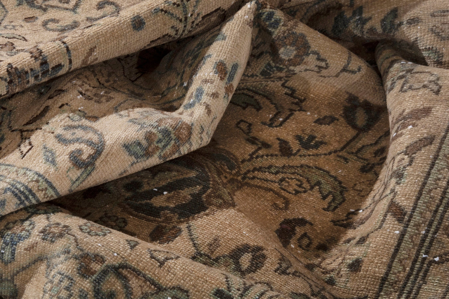 3315 - 3'10" x 18'10"