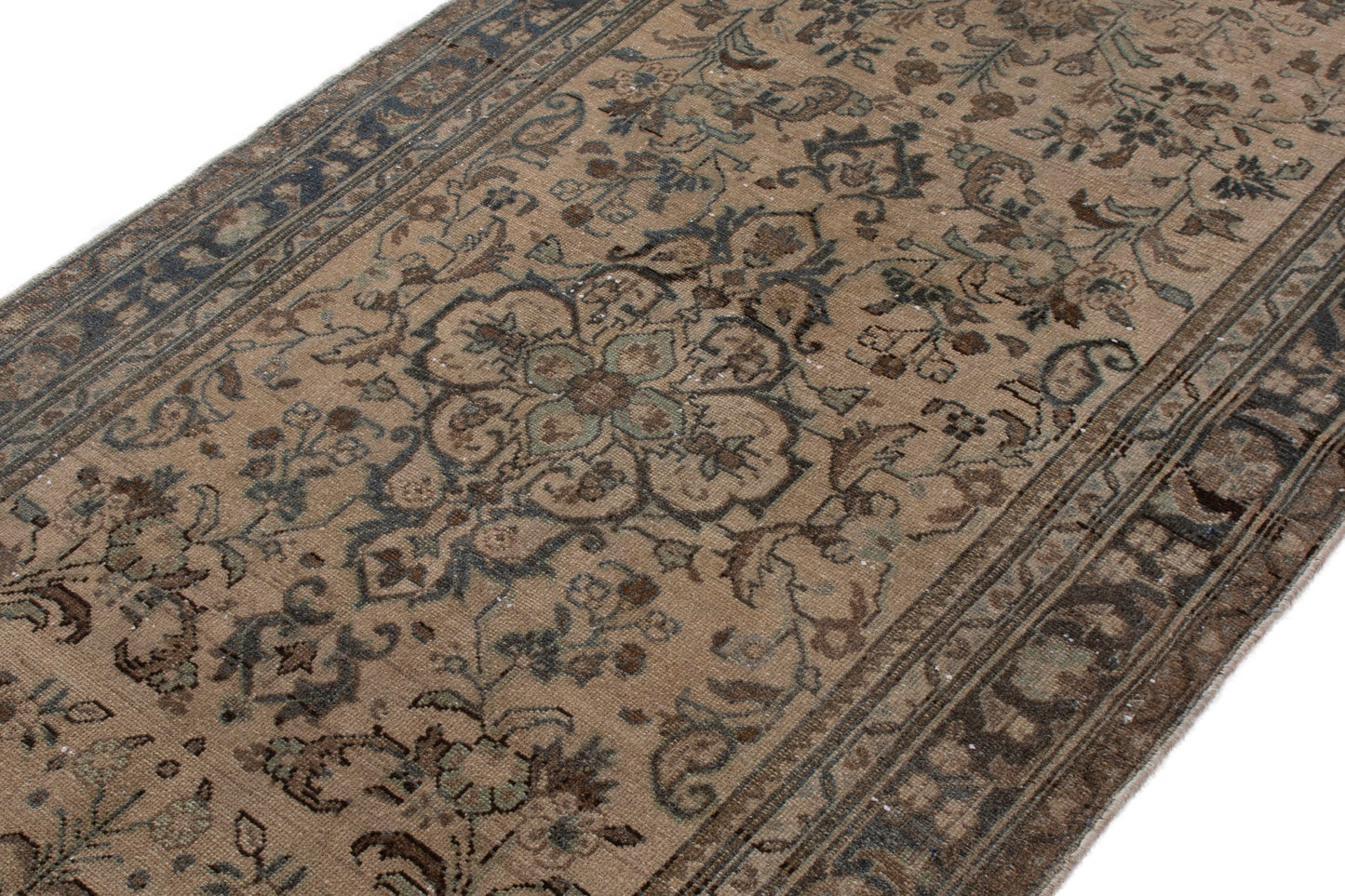 3315 - 3'10" x 18'10"