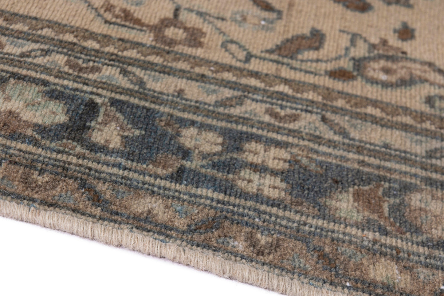 3315 - 3'10" x 18'10"