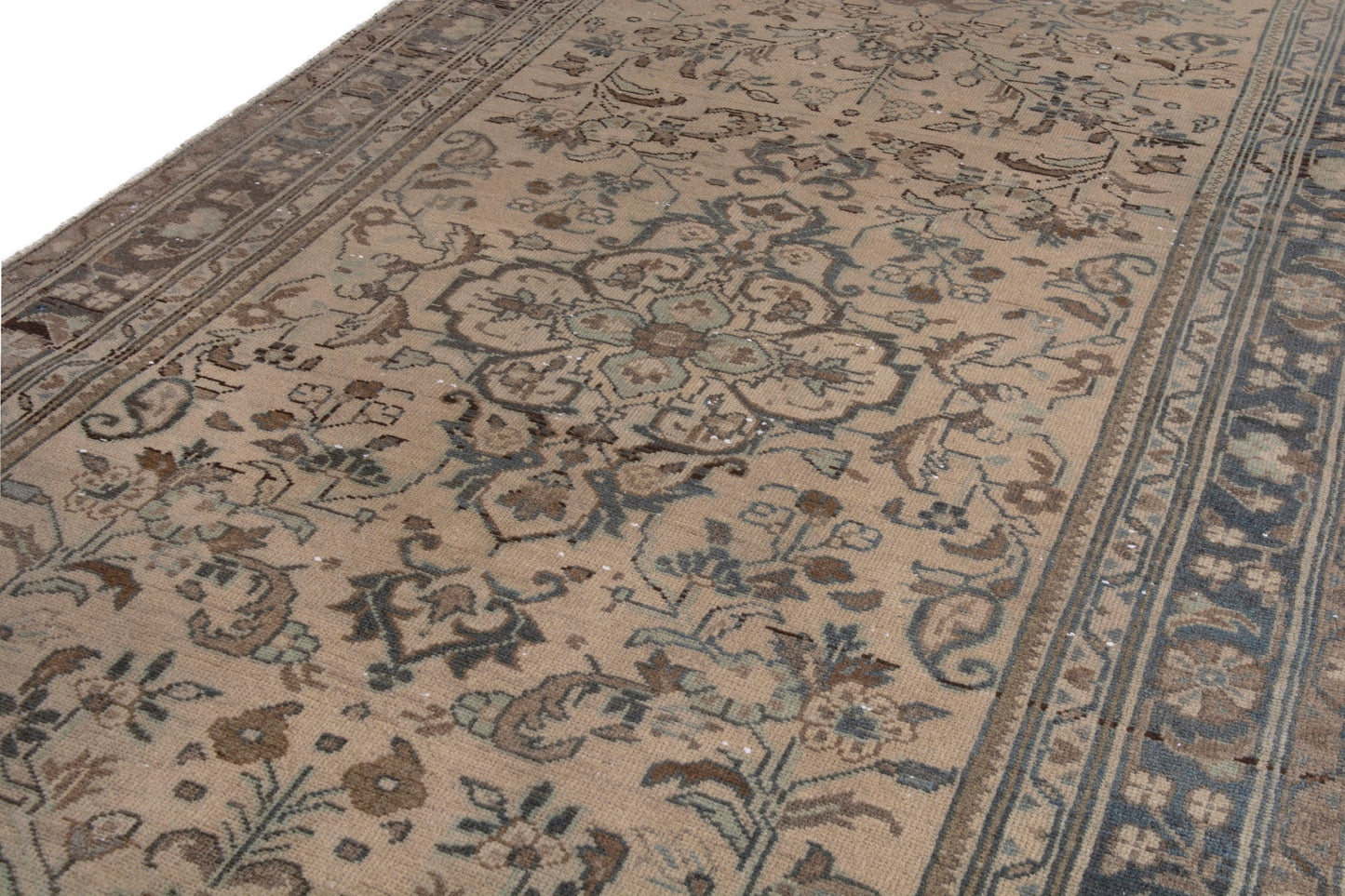 3315 - 3'10" x 18'10"