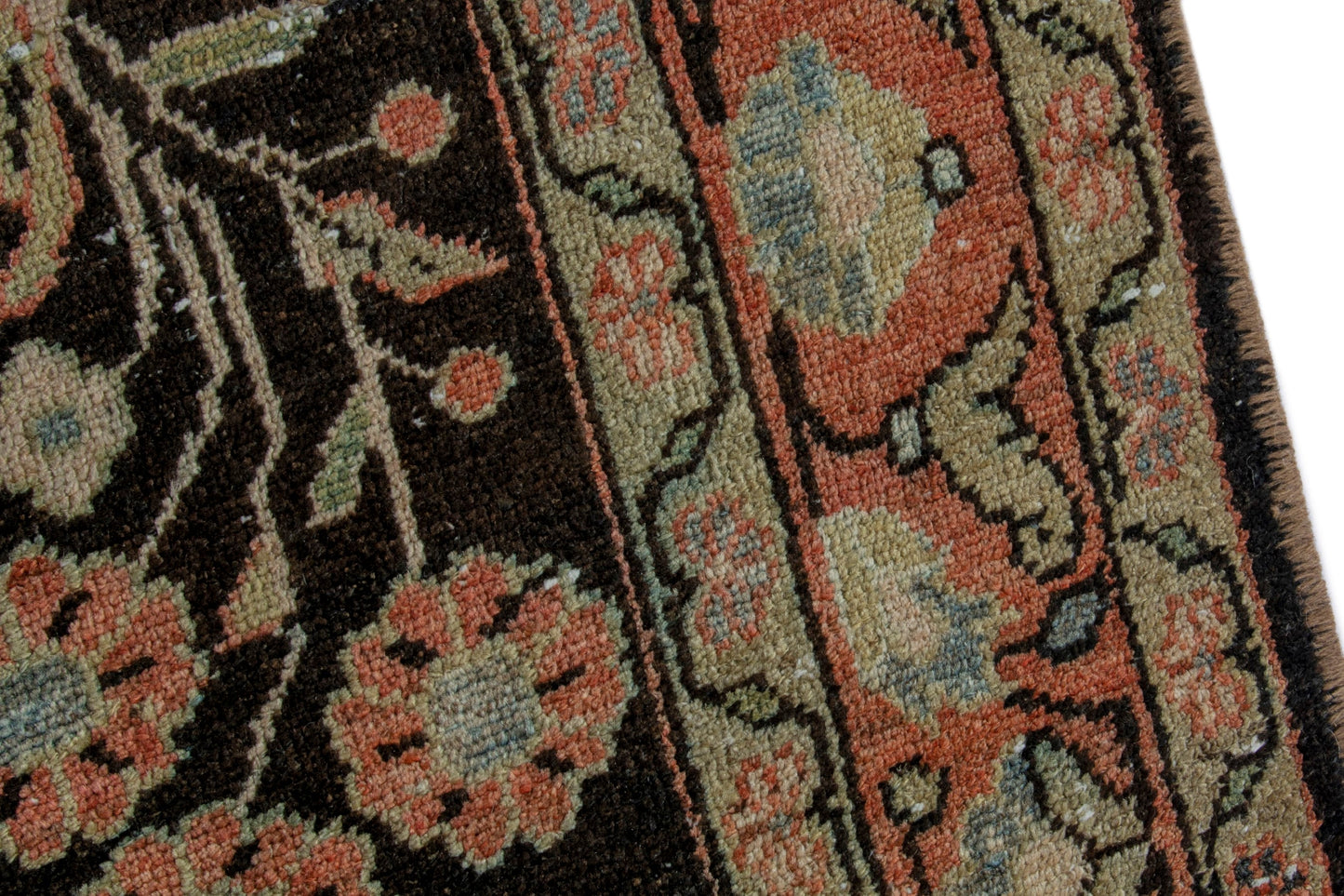 3426 - 4'11" x 12'11"