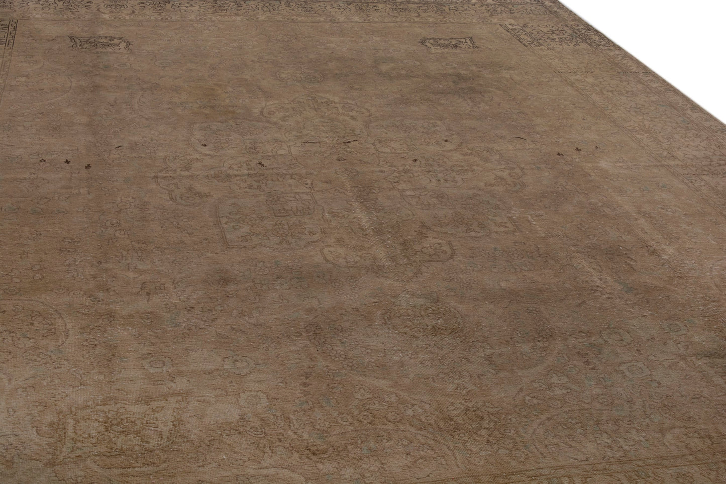 6472 - 10'2" x 13'4"