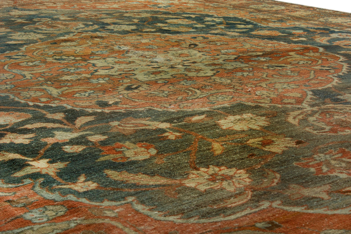 3475 - 9'10" x 13'3"