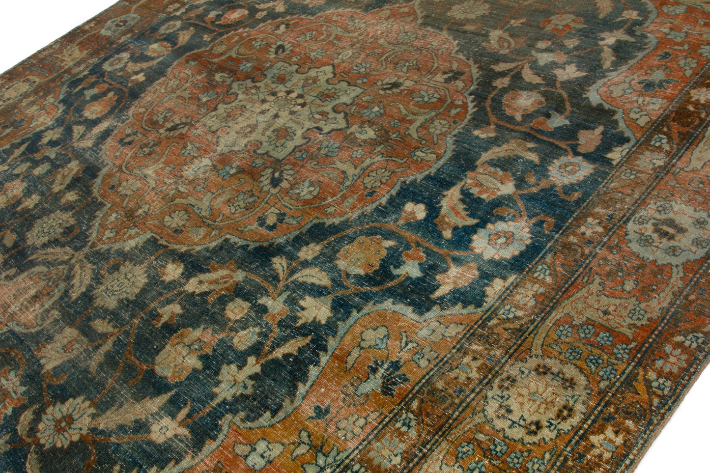 3475 - 9'10" x 13'3"