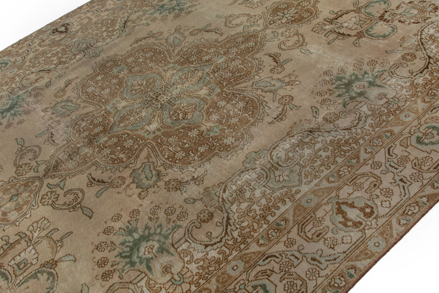 3482 - 7'5" x 10'11"