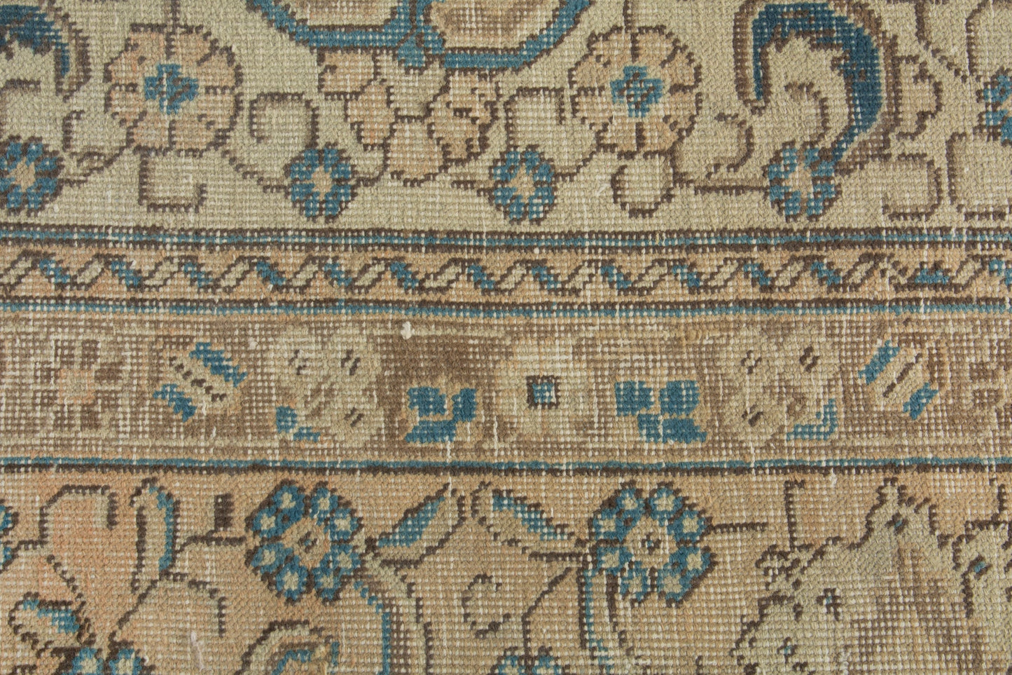 3512 - 8'11" x 12'10"