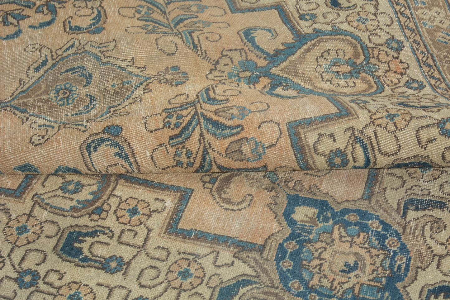 3512 - 8'11" x 12'10"