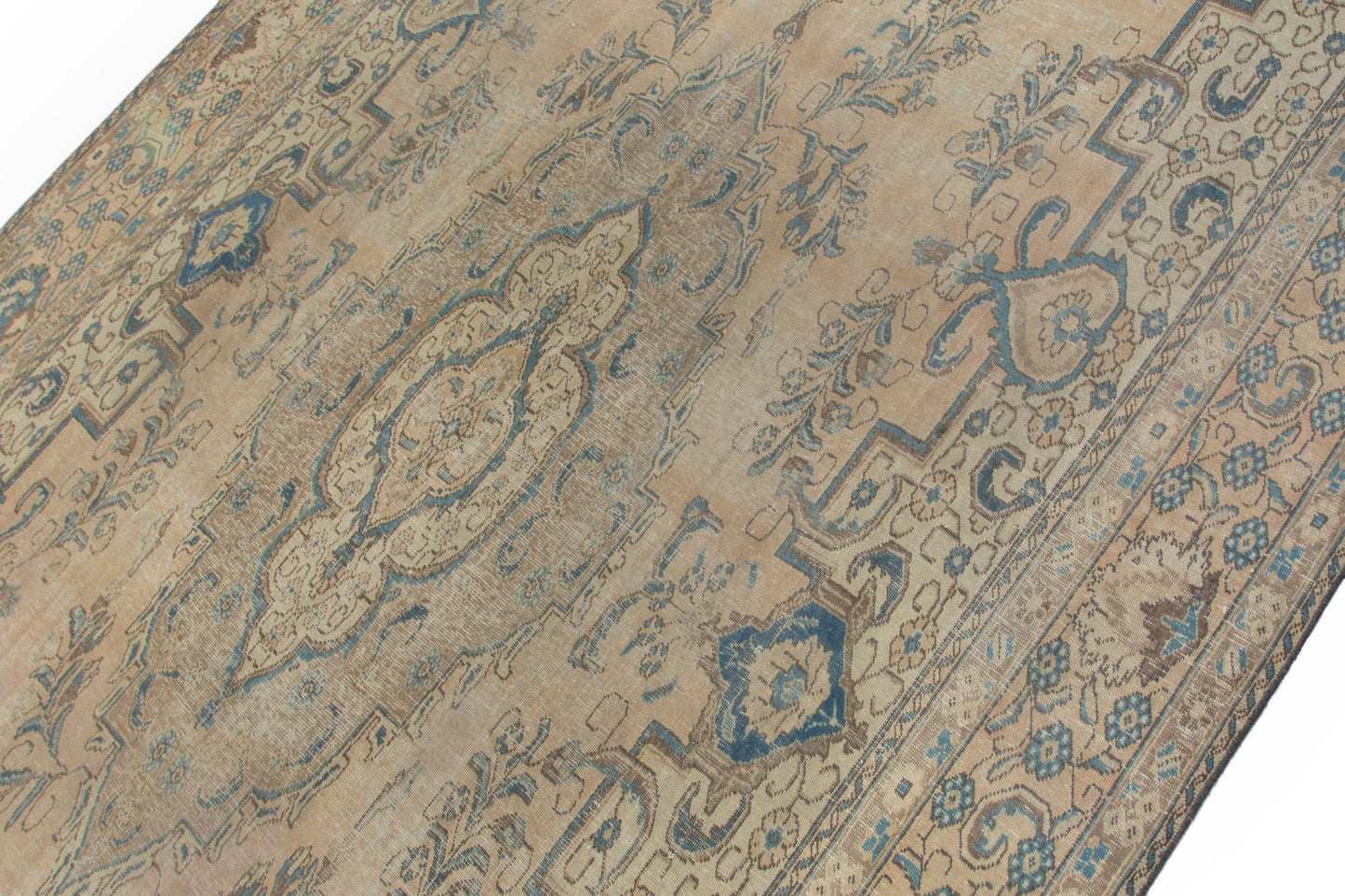 3512 - 8'11" x 12'10"