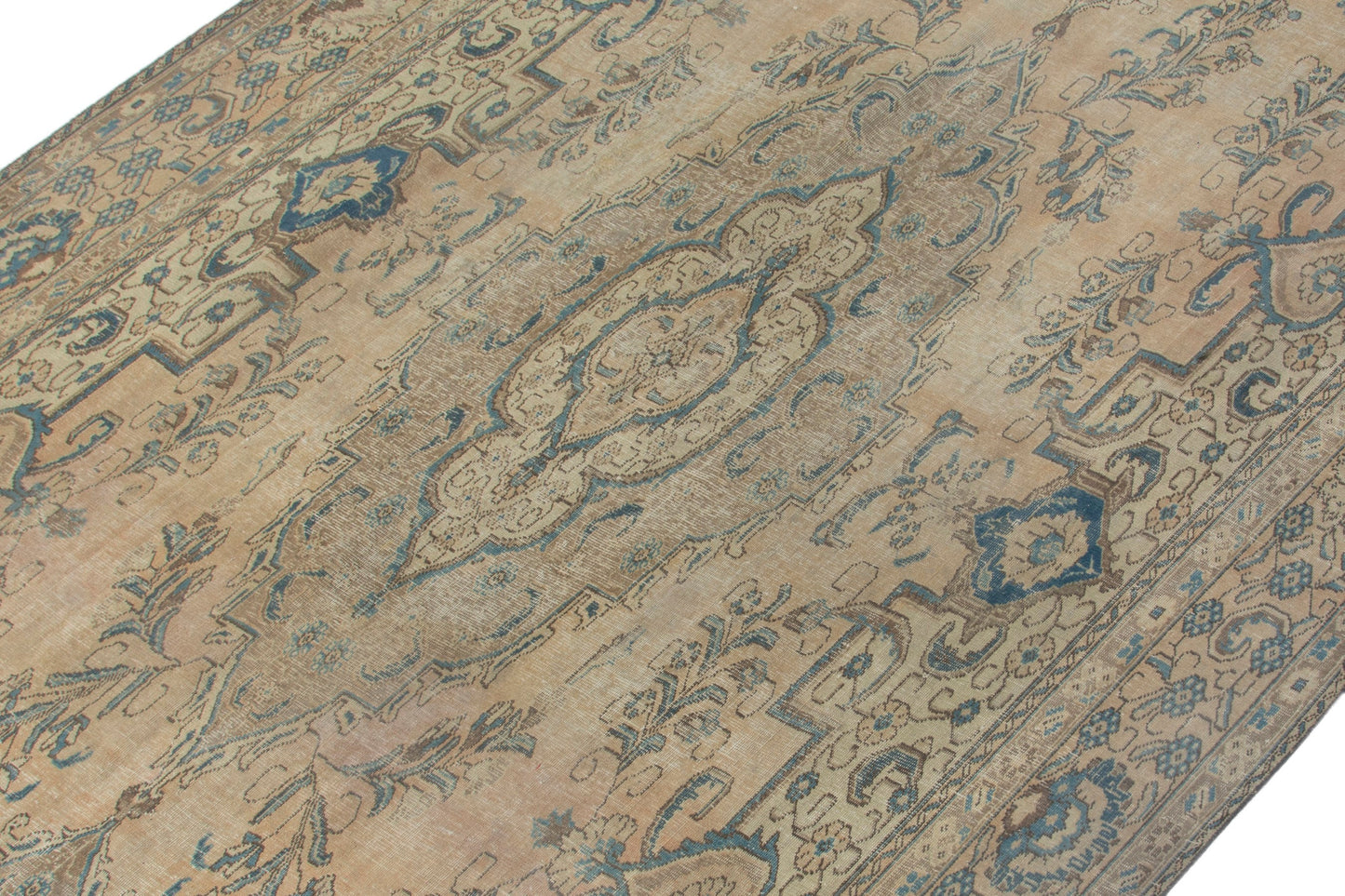 3512 - 8'11" x 12'10"