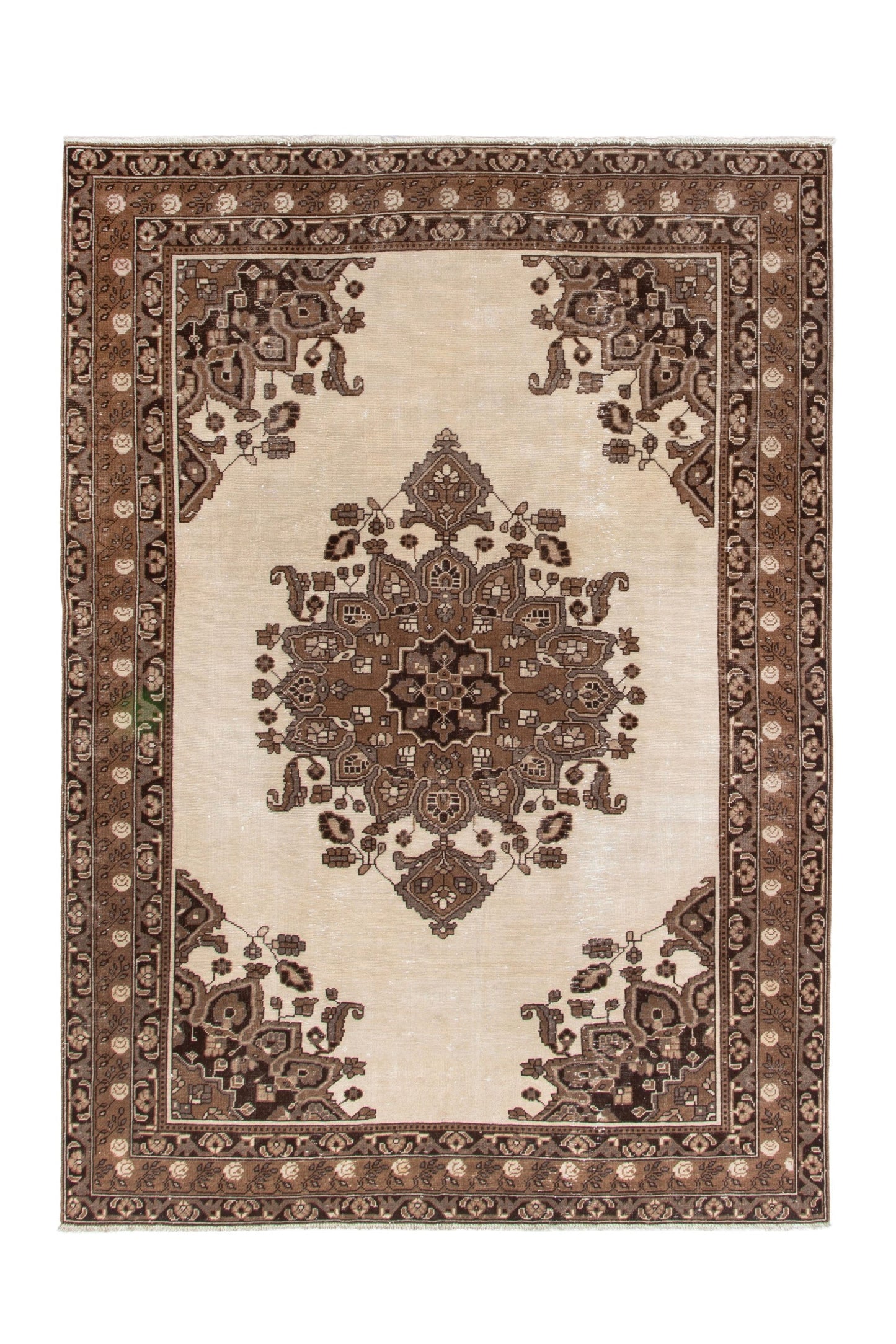 3522 - 6'11" x 9'10"