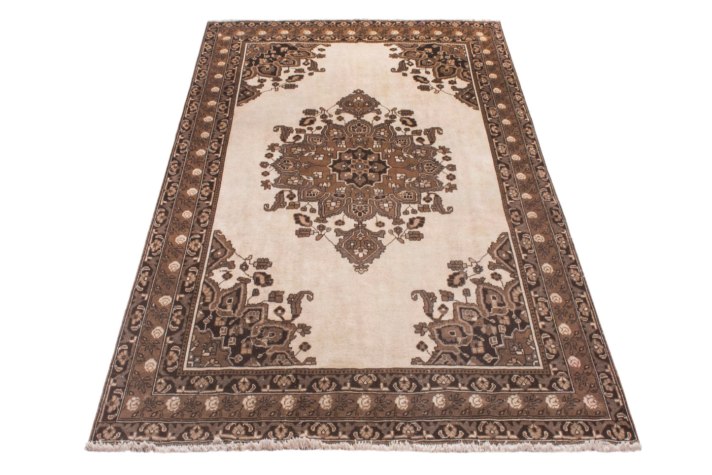 3522 - 6'11" x 9'10"