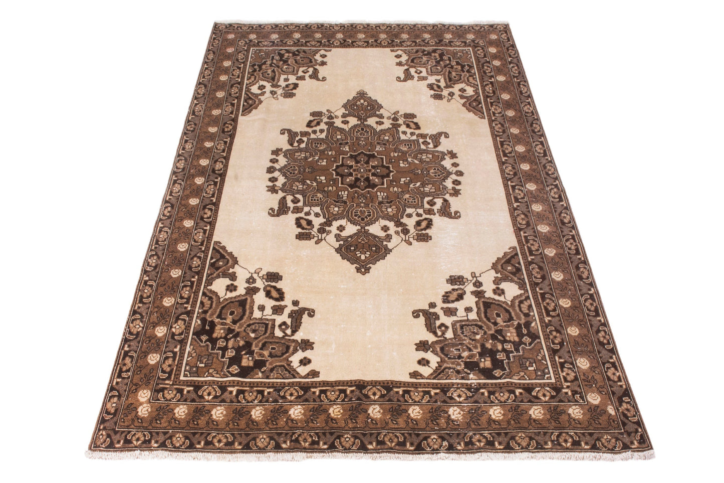 3522 - 6'11" x 9'10"