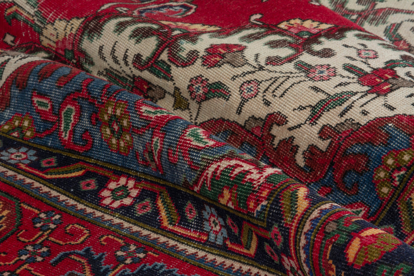 3533 - 9'11" x 13'1"