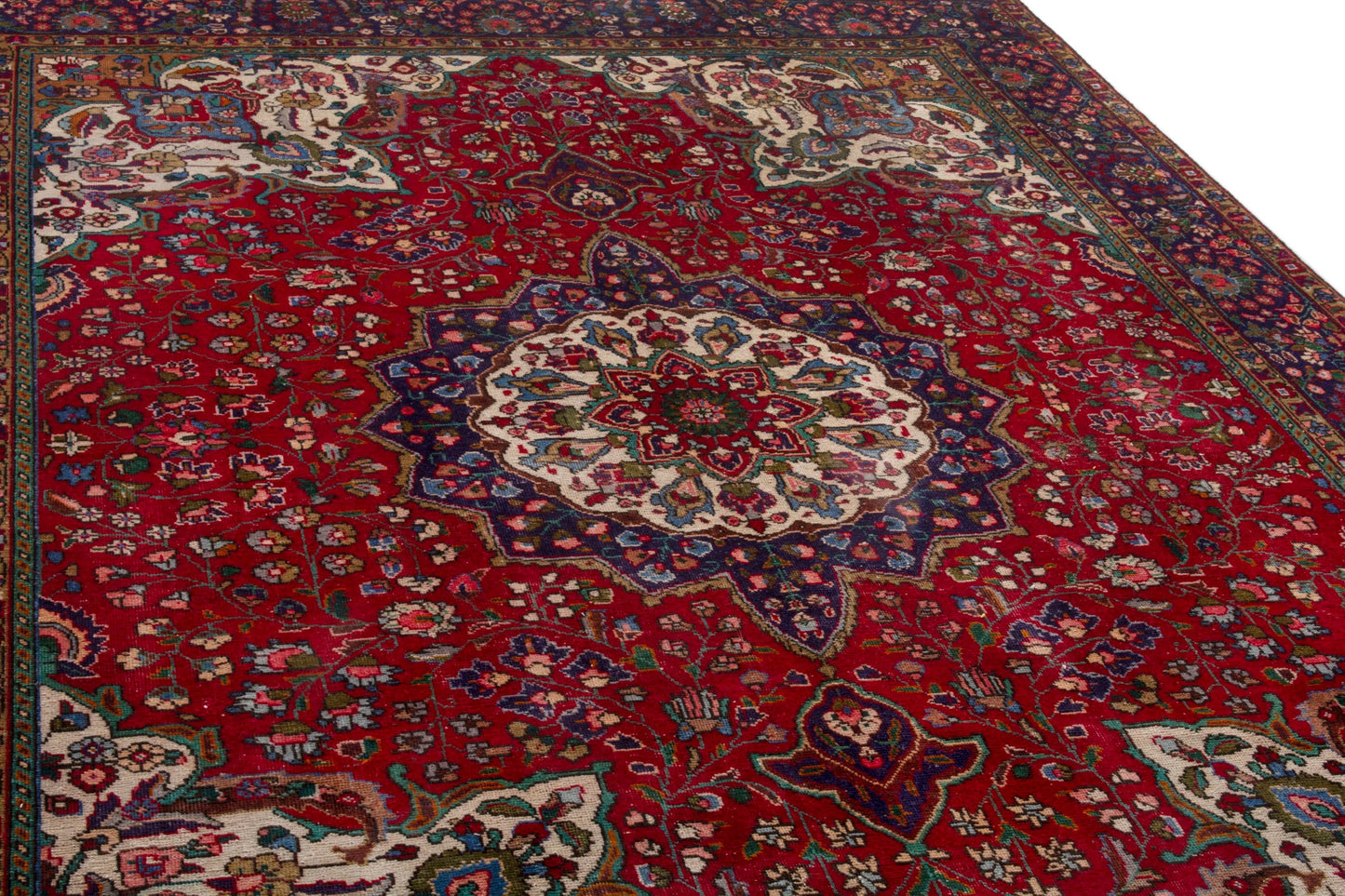 3537 - 7'7" x 10'11"