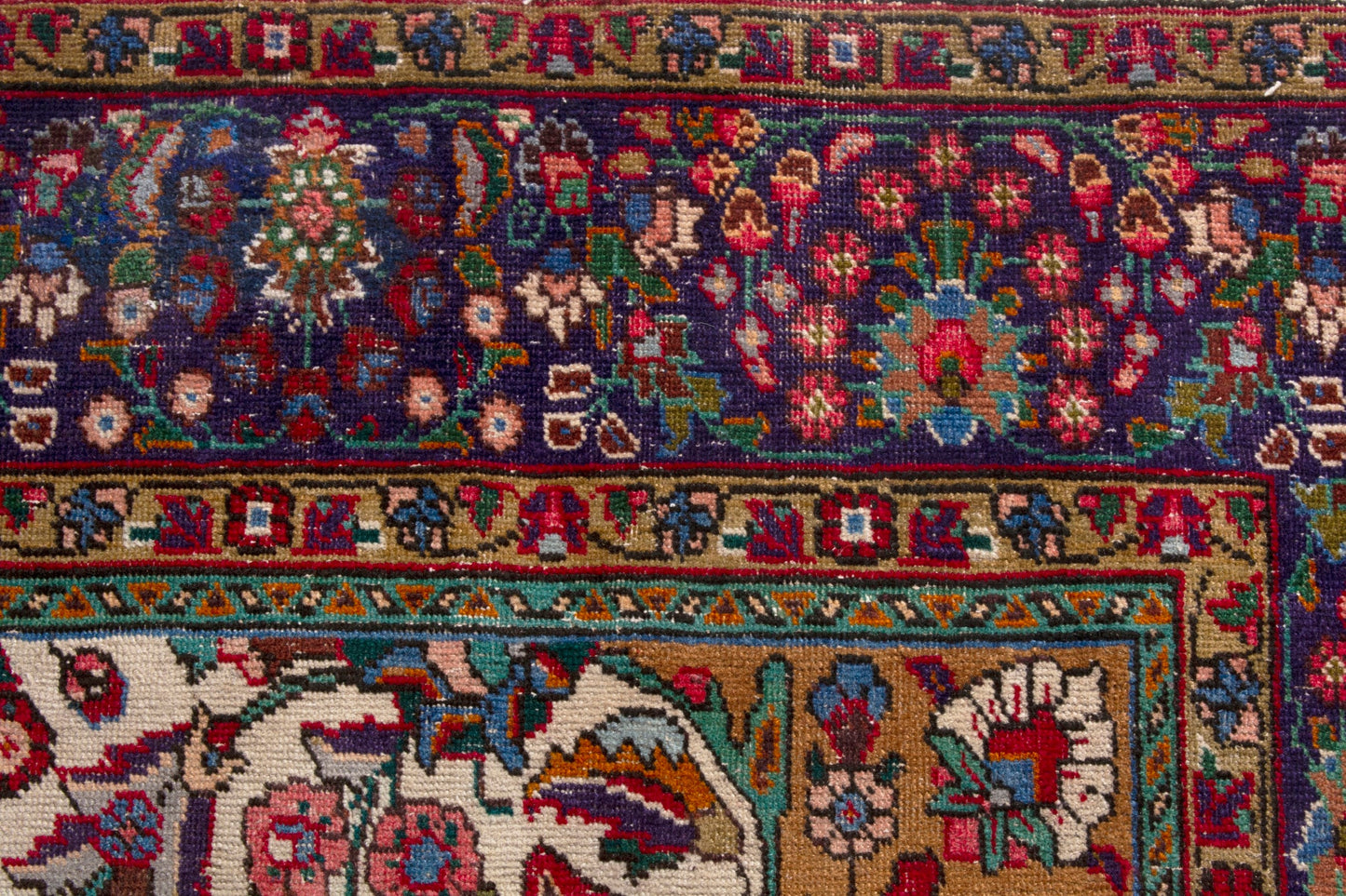 3537 - 7'7" x 10'11"