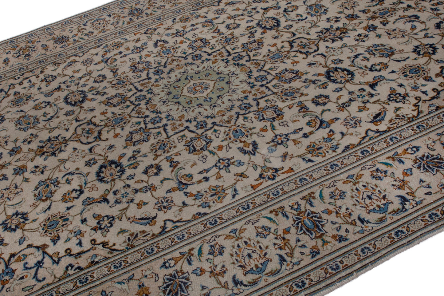 3552 - 7'11" x 11'9"