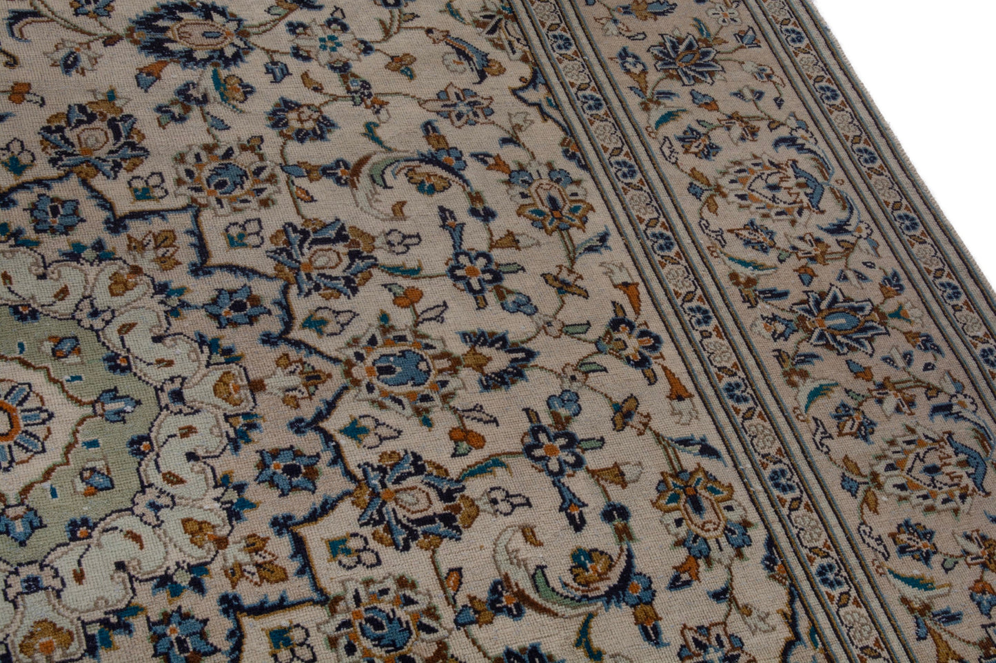 3552 - 7'11" x 11'9"