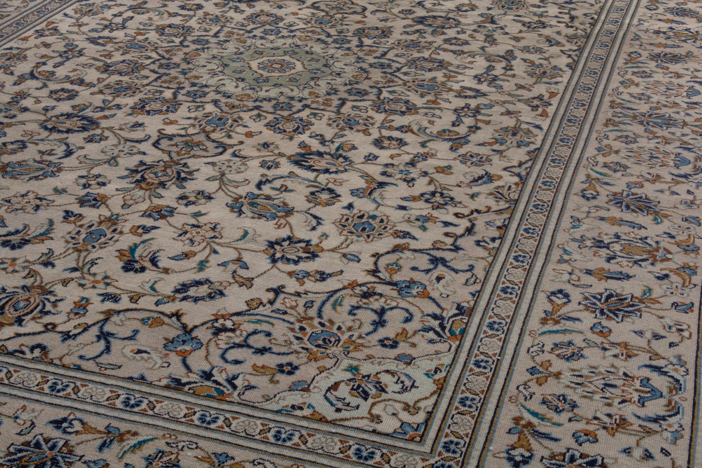 3552 - 7'11" x 11'9"