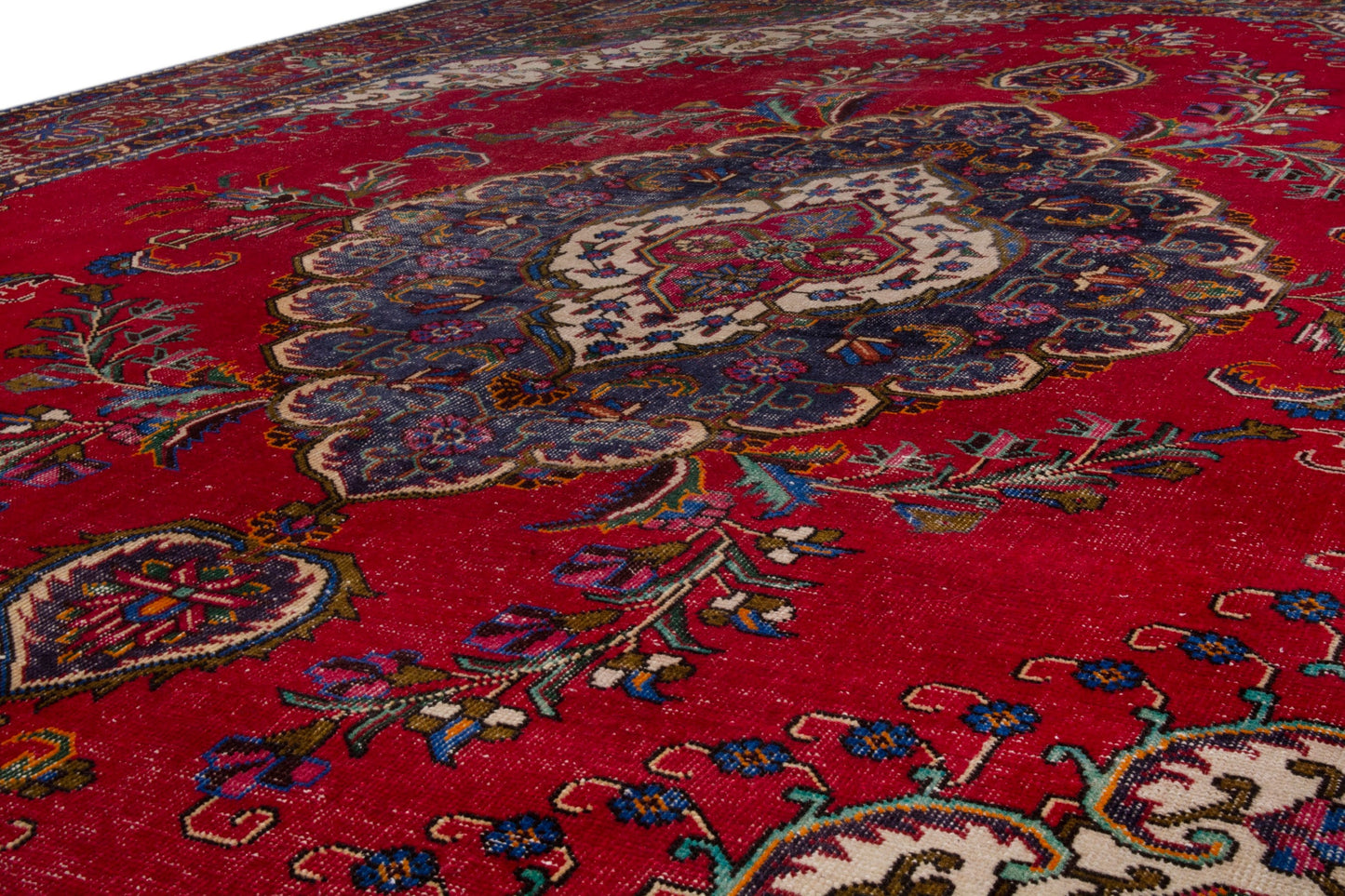 3560 - 9'11" x 12'6"