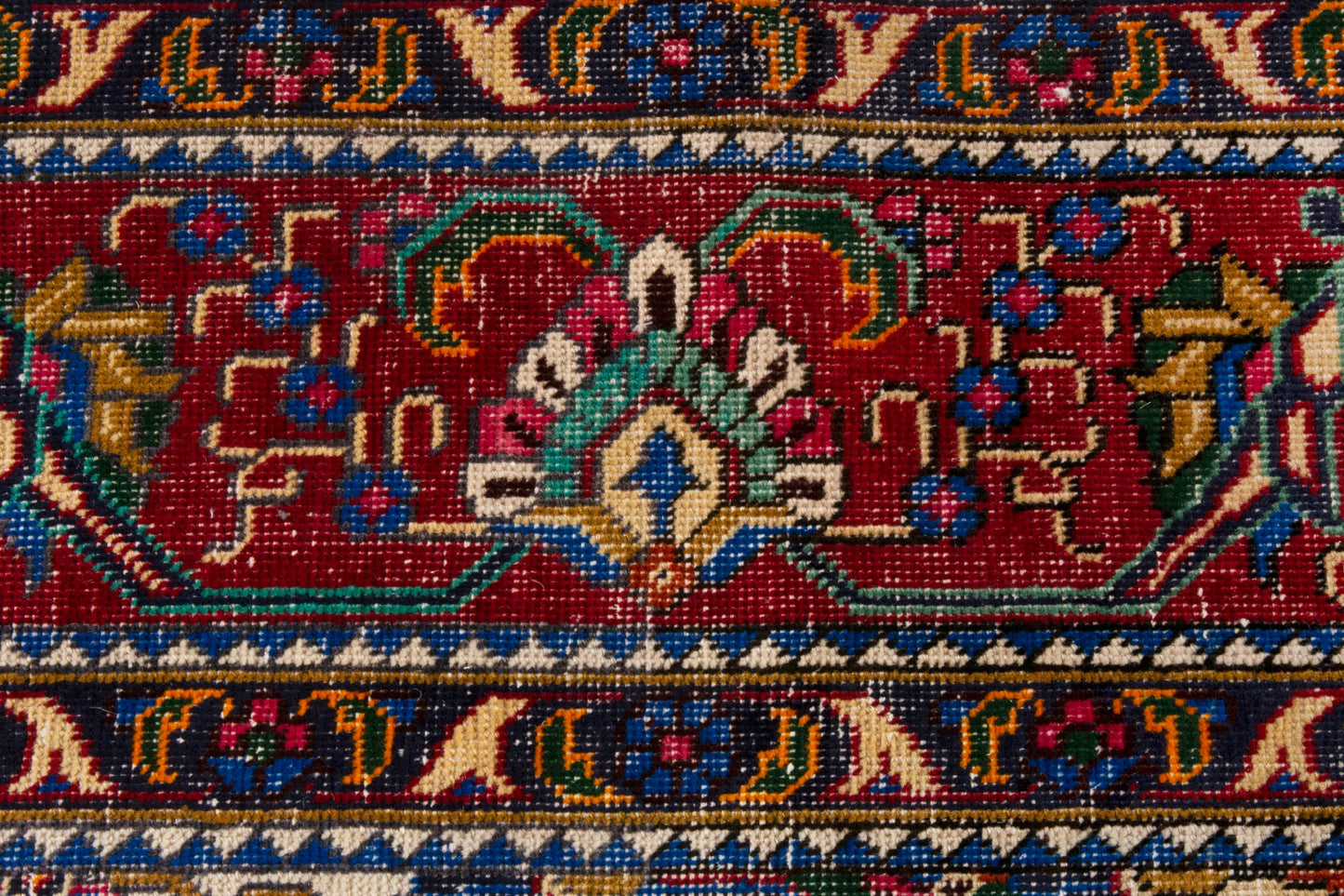 3560 - 9'11" x 12'6"