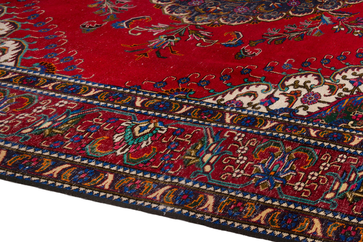 3560 - 9'11" x 12'6"