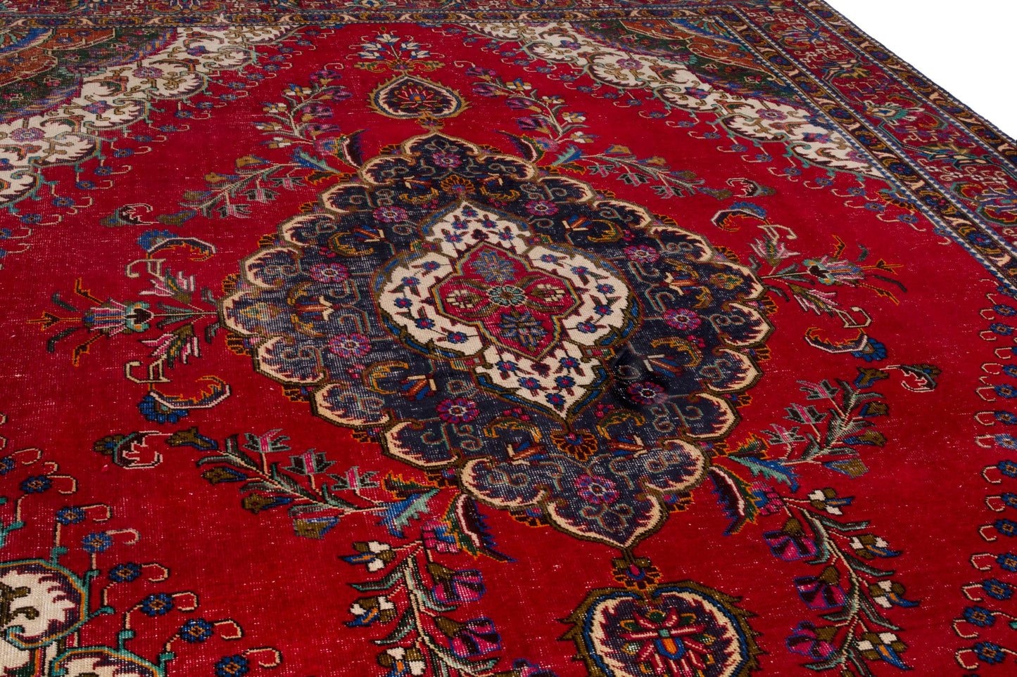 3560 - 9'11" x 12'6"