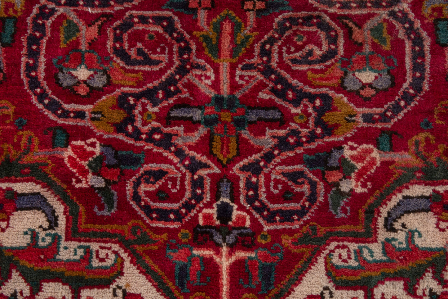 3701 - 6'11" x 9'10"