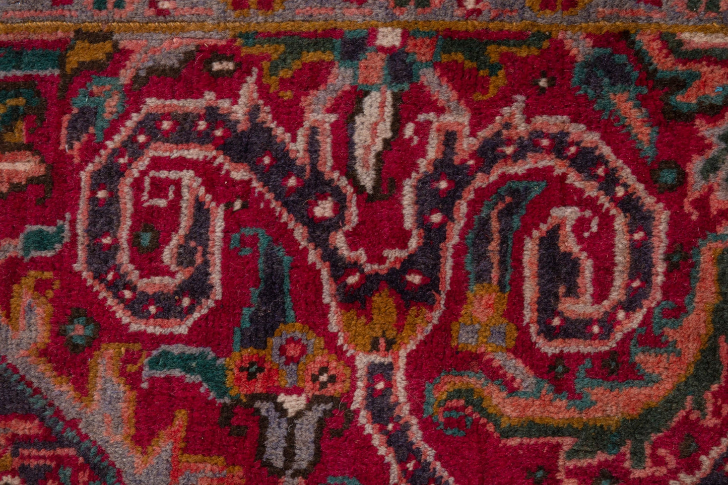 3701 - 6'11" x 9'10"