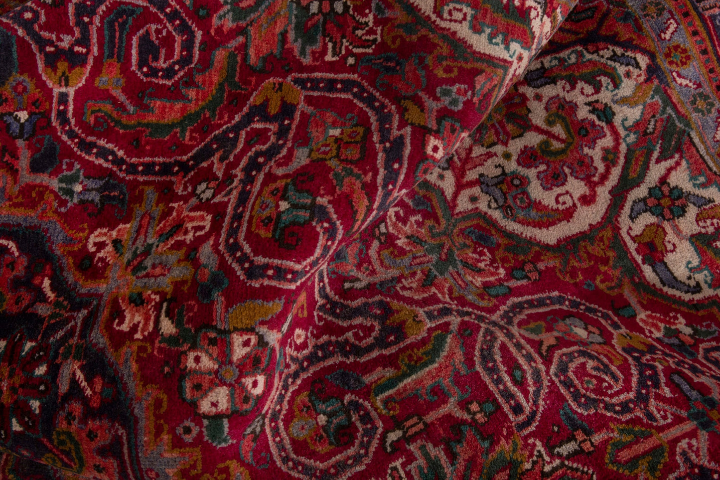 3701 - 6'11" x 9'10"