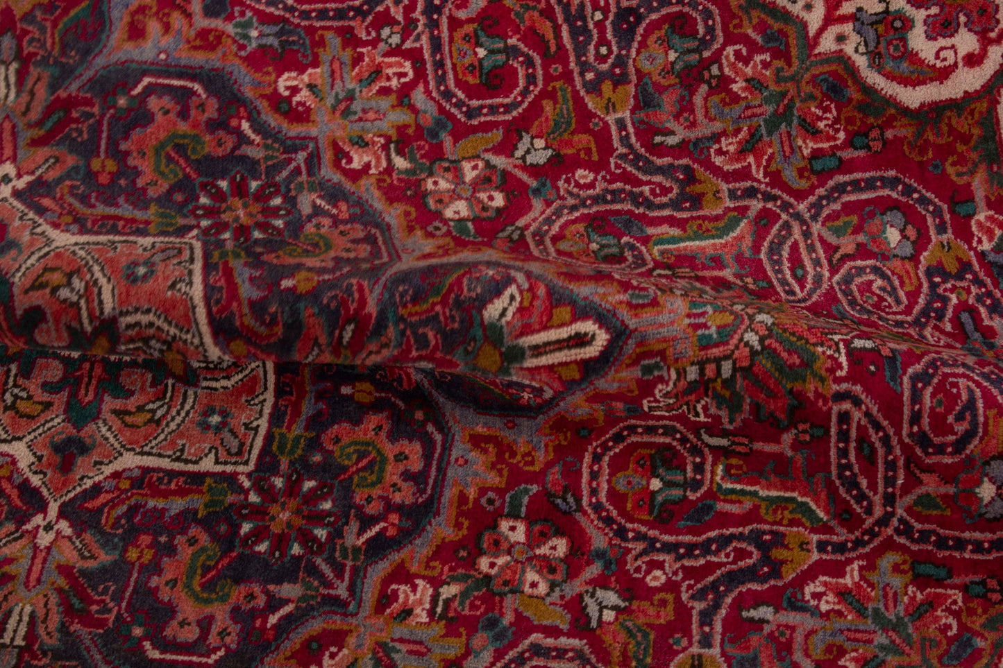 3701 - 6'11" x 9'10"