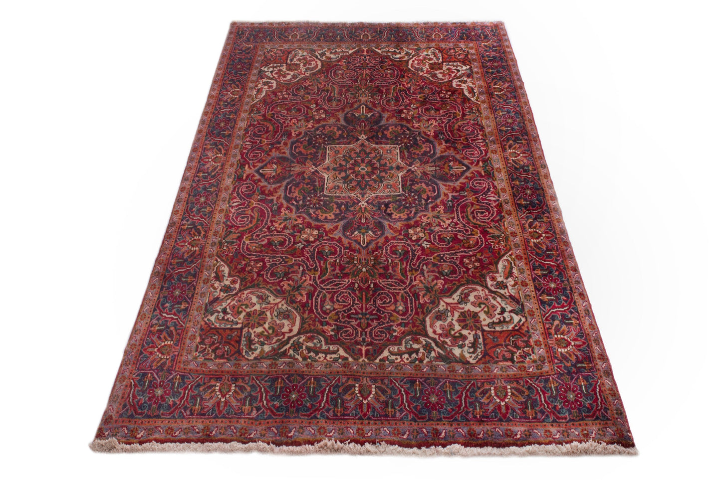 3701 - 6'11" x 9'10"