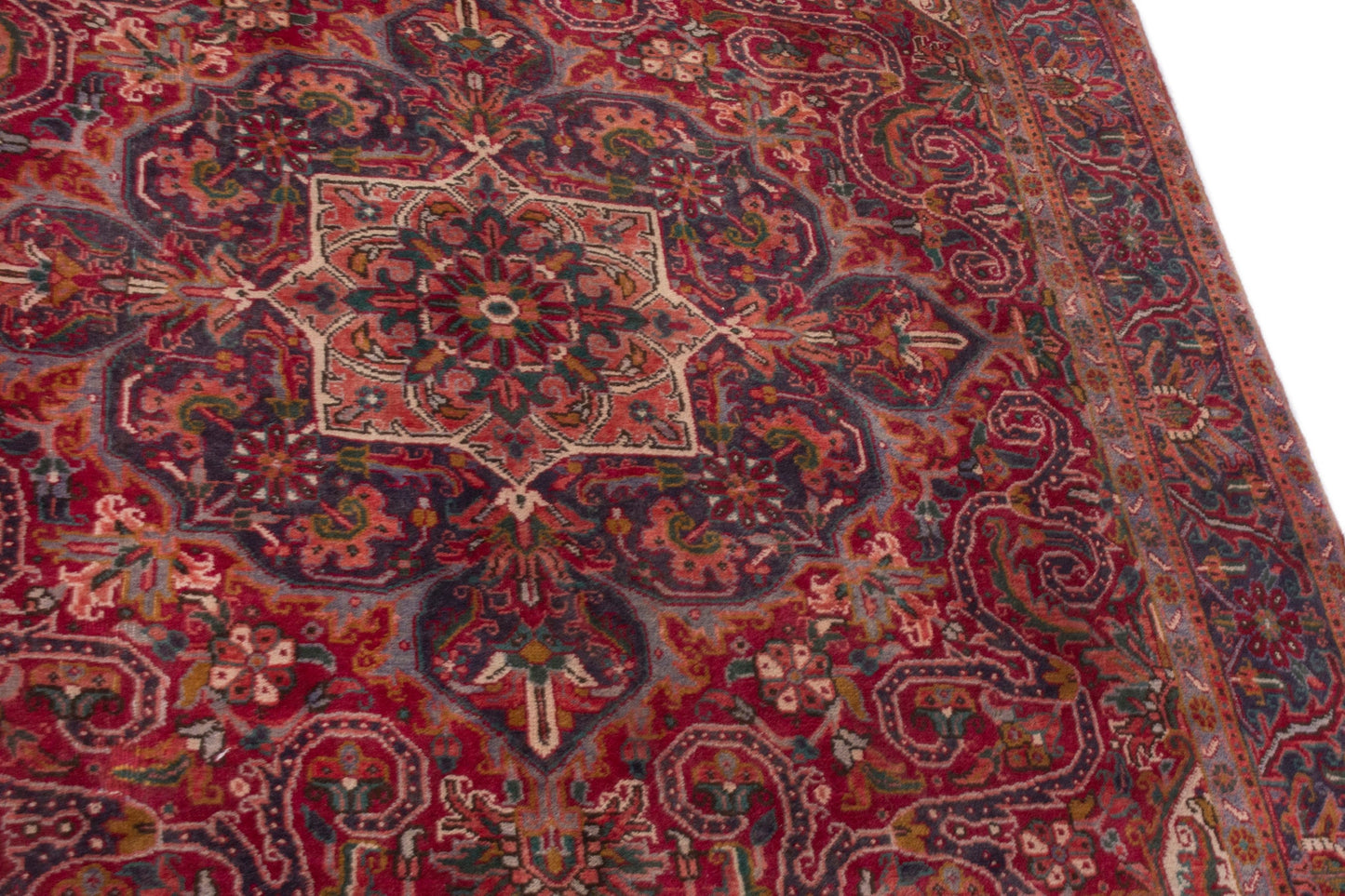 3701 - 6'11" x 9'10"