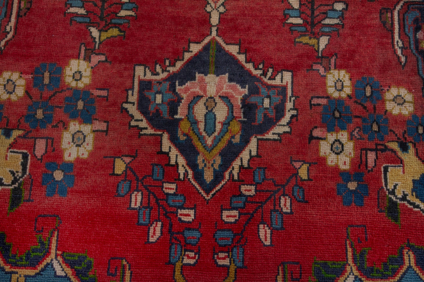 3718 - 6'8" x 10'11"