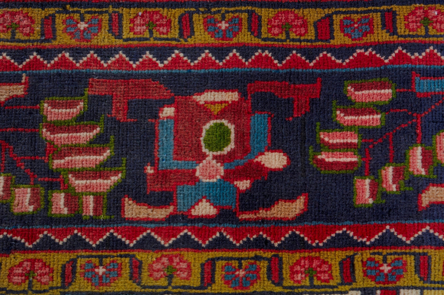 3718 - 6'8" x 10'11"