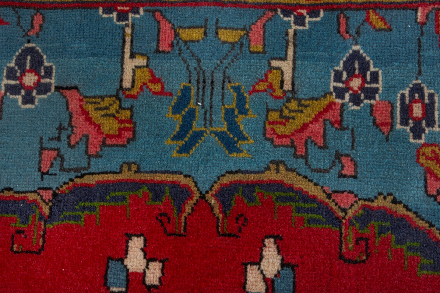 3718 - 6'8" x 10'11"