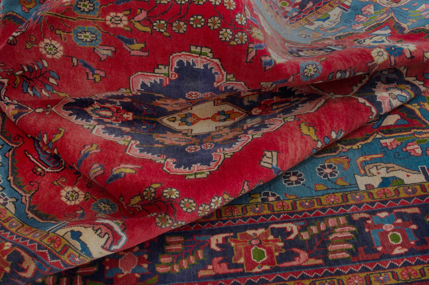 3718 - 6'8" x 10'11"