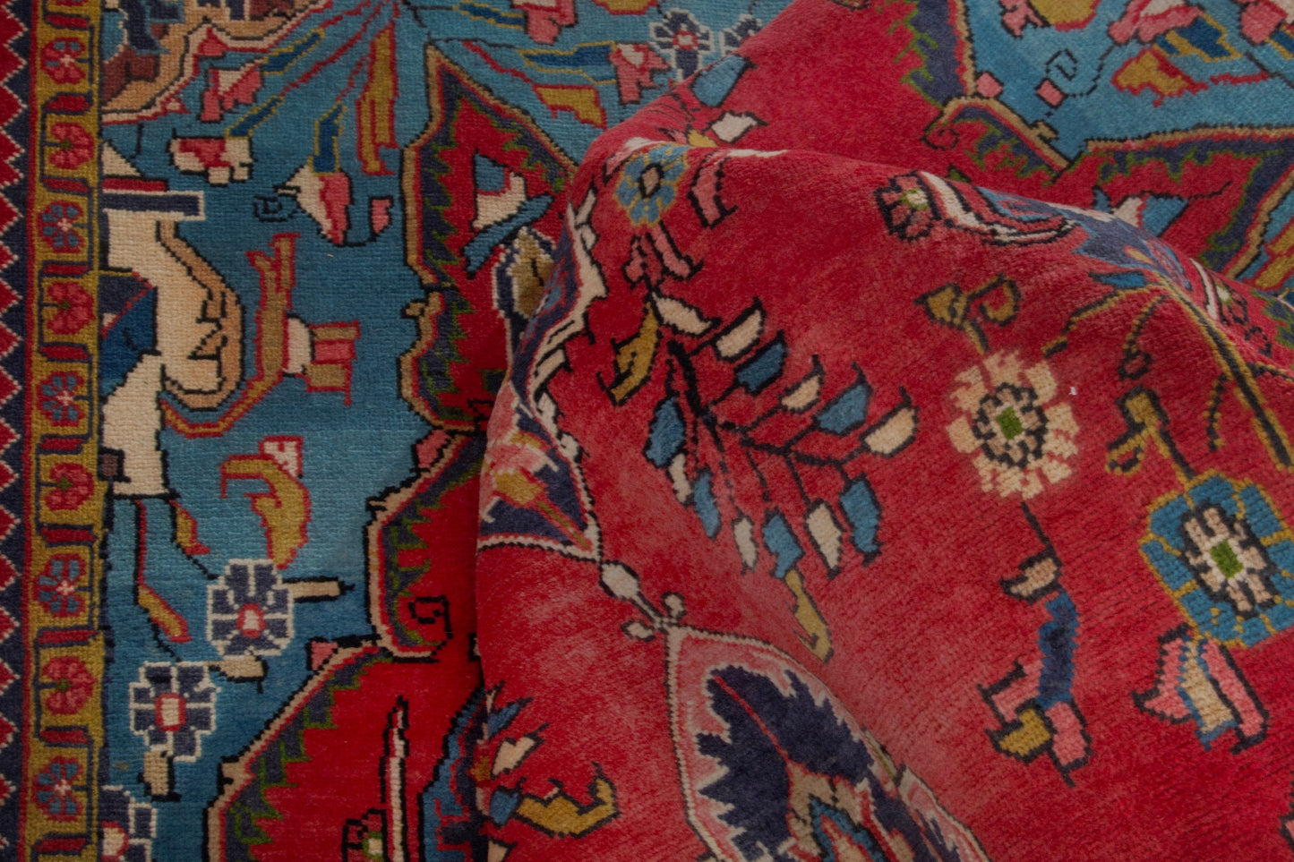 3718 - 6'8" x 10'11"