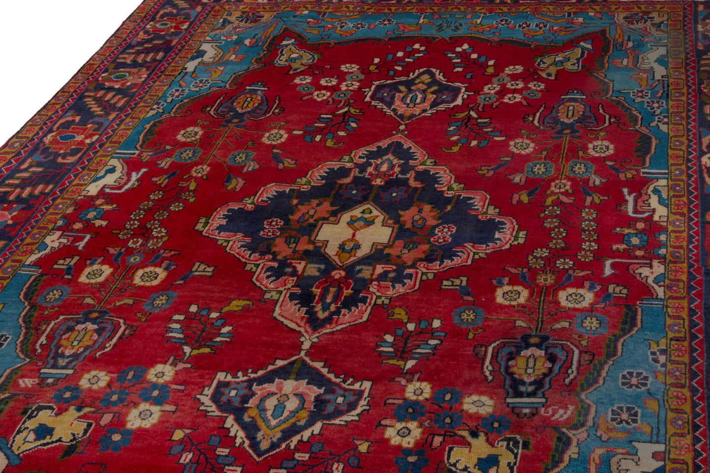 3718 - 6'8" x 10'11"