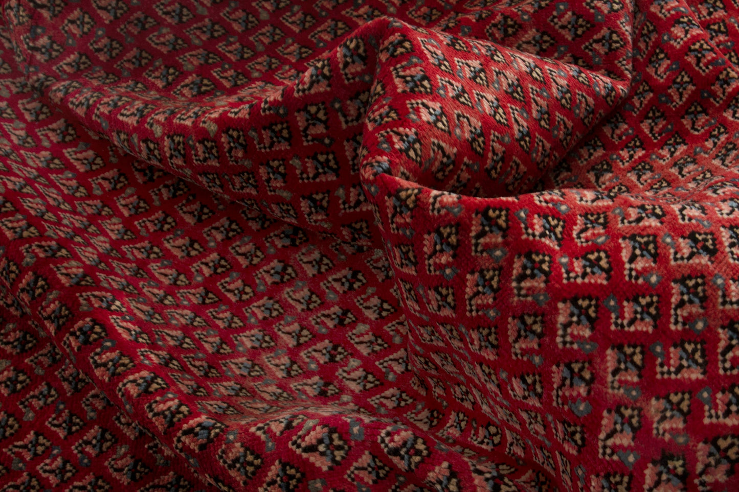 3739 - 7'3" x 10'11"