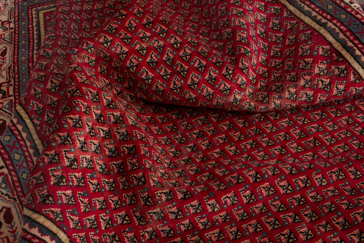 3739 - 7'3" x 10'11"