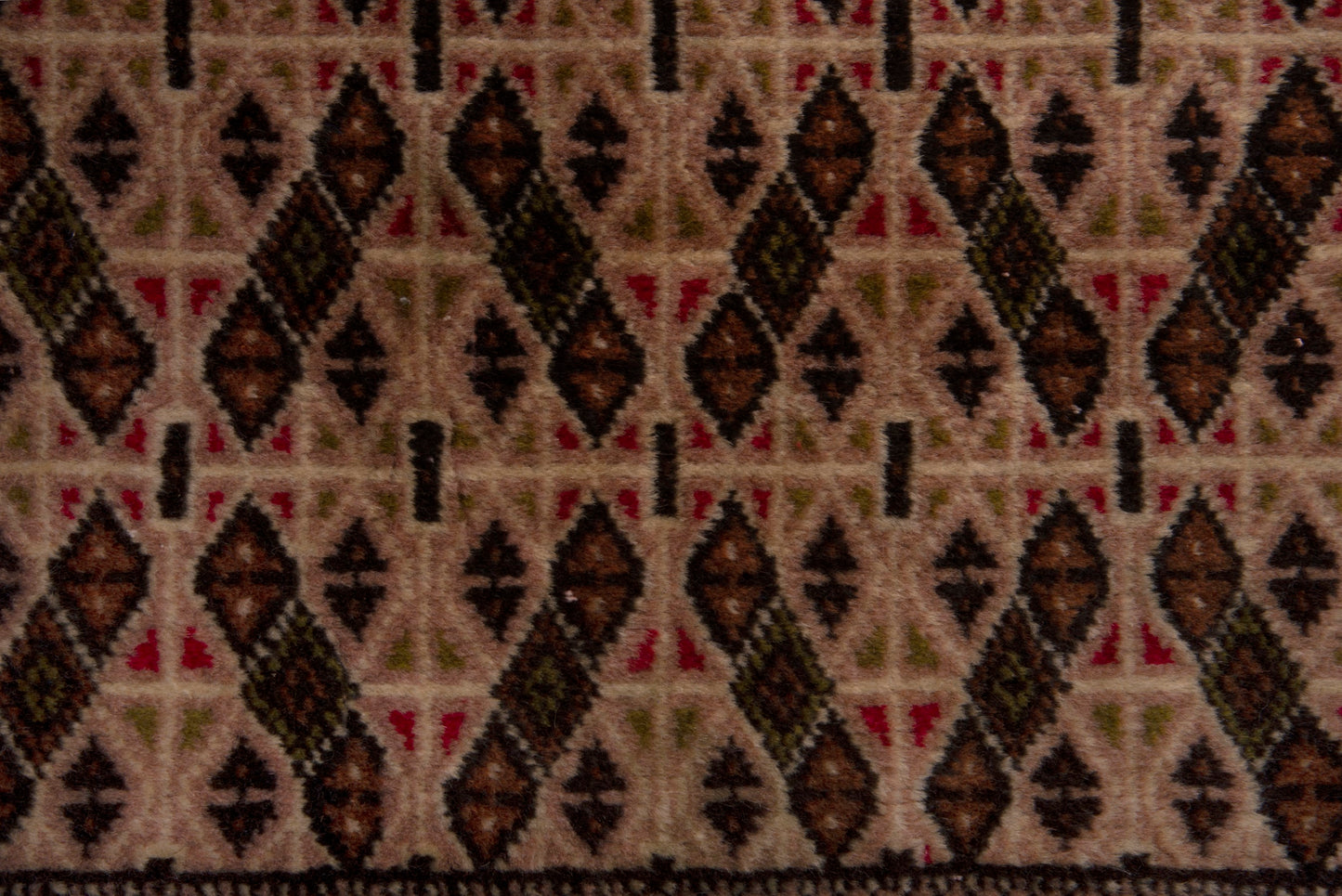 3824 - 3'11" x 1'10"