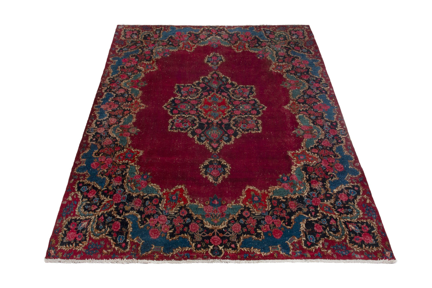 3903 - 10'4" x 13'9"